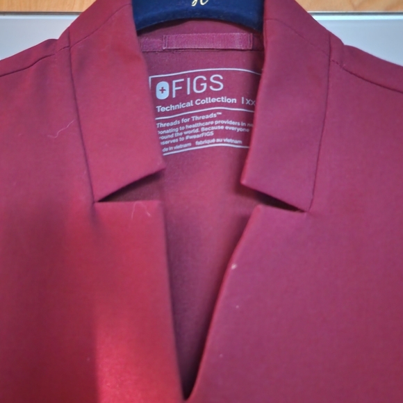 XXS Figs Inala Slim Scrub Top, burgundy - Picture 10 of 11